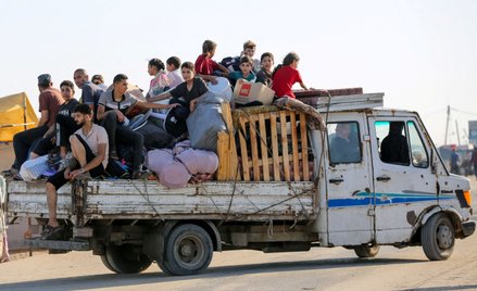 Strefa Gazy. Palestyńczycy uciekają z Rafah z powodu działań wojennych wojsk Izraela