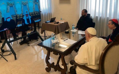 Papież Franciszek rozmawia z moskiewskim patriarchą Cyrylem, 16 marca 2022 r. Podobnych spotkań z pa