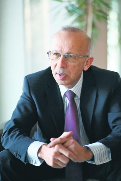 Wiesław Rozłucki pierwszy prezes GPW Historia życia Wiesława Rozłuckiego to w dużej mierze także his