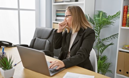 Wzrasta liczba chorób zawodowych w Polsce. Wśród nich coraz częściej Covid-19