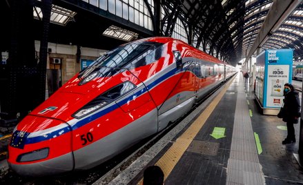Szybki włoski pociąg Frecciarossa