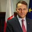 Minister spraw zagranicznych Radosław Sikorski podczas konferencji prasowej w Stałym Przedstawiciels