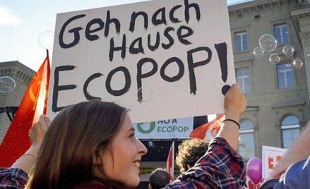 Ograniczenia liczby emigrantów domagała się ekologiczna organizacja ECOPOP. Hasło na plakacie: „Wrac