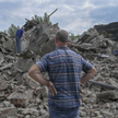 Ruiny budynku w mieście Torećk w obwodzie donieckim, fotografia z 5 sierpnia