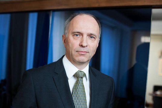 Andrzej Jakubiak był następcą Kluzy w KNF (funkcję przewodniczącego również sprawował pięć lat)