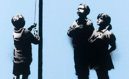 Fot: Banksy, „Very Little Help”/ Artcels