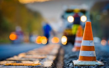 Drogowcy wykorzystają kończący się remont przejazdu kolejowego i naprawią nawierzchnię ul. Wólczyńsk