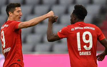 Bundesliga: Lewandowski i Piątek strzelają