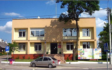 Budynek starostwa w Sejnach. Radni opozycji założyli klub "Radni gorszego sortu"
