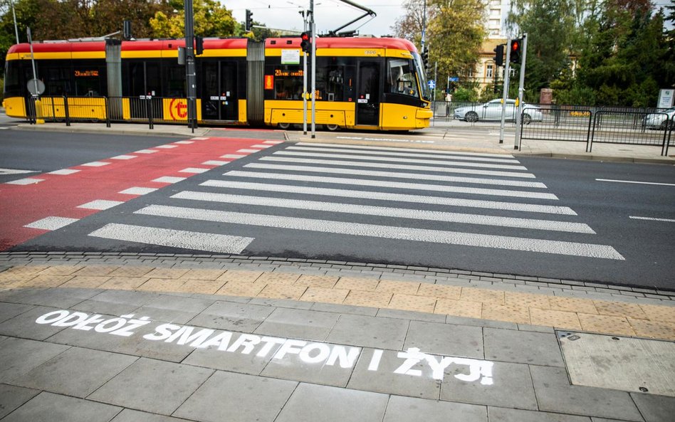 Już w 2018 roku miasto przeprowadziło głośną kampanię społeczną pod hasłem „Odłóż smartfon i żyj”
