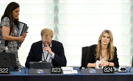 Była wiceprzewodnicząca Parlementu Europejskiego Eva Kaili (z prawej), główna bohaterka afery Katarg