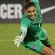 Bramkarka reprezentacji USA Hope Solo jako jedyna zdobyła dzięki futbolowi sławę w ojczyźnie