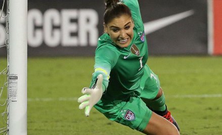 Bramkarka reprezentacji USA Hope Solo jako jedyna zdobyła dzięki futbolowi sławę w ojczyźnie