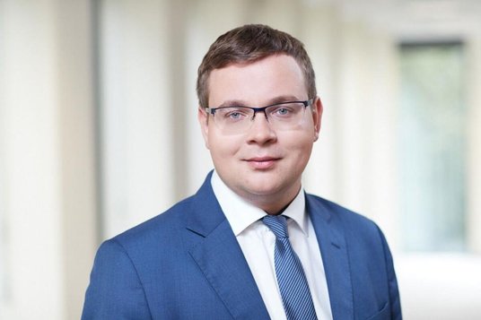 Adrian Stępień, senior manager Crido