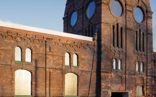 Tak wyglądał budynek dawnej rzeźni w Ostrawie zanim do pracy przystąpiło polskie biuro KWK Promes.