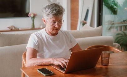 Jak prawidłowo rozliczać koszty, świadczenia i podatki związane z pracą zdalną?