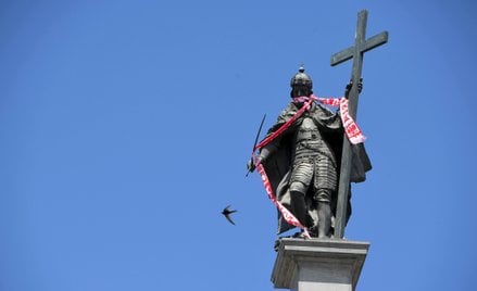 O tym, że obecna ustawa o godle, barwach i hymnie Rzeczypospolitej Polskiej, pochodząca z 1980 r., n