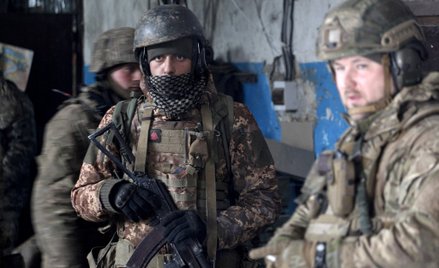 Wojna na Ukrainie: Nieudana szybka operacja. Rosja przechodzi do "planu B"