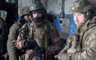 Wojna na Ukrainie: Nieudana szybka operacja. Rosja przechodzi do "planu B"