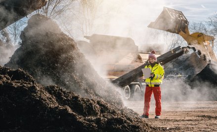 W polskich miastach gospodarka „zieloną frakcją” ewoluuje – od prostego kompostowania po nowoczesne 