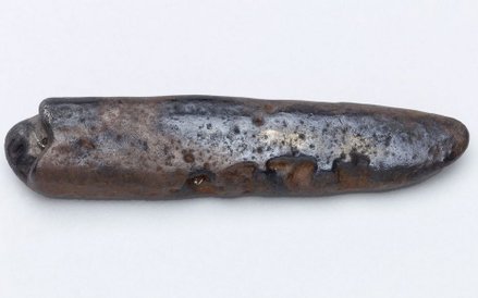 Srebrny wlewek, część odnalezionego przez skazanych skarbu