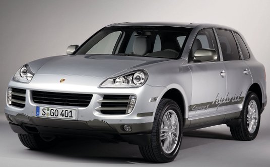 Nawet starsze modele Porsche są dobrze zabezpieczone przed korozją - tu Cayenne z 2010 roku