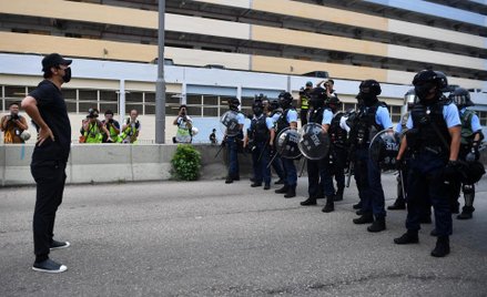 Financial Times: Wielkie banki apelują o spokój w Hongkongu