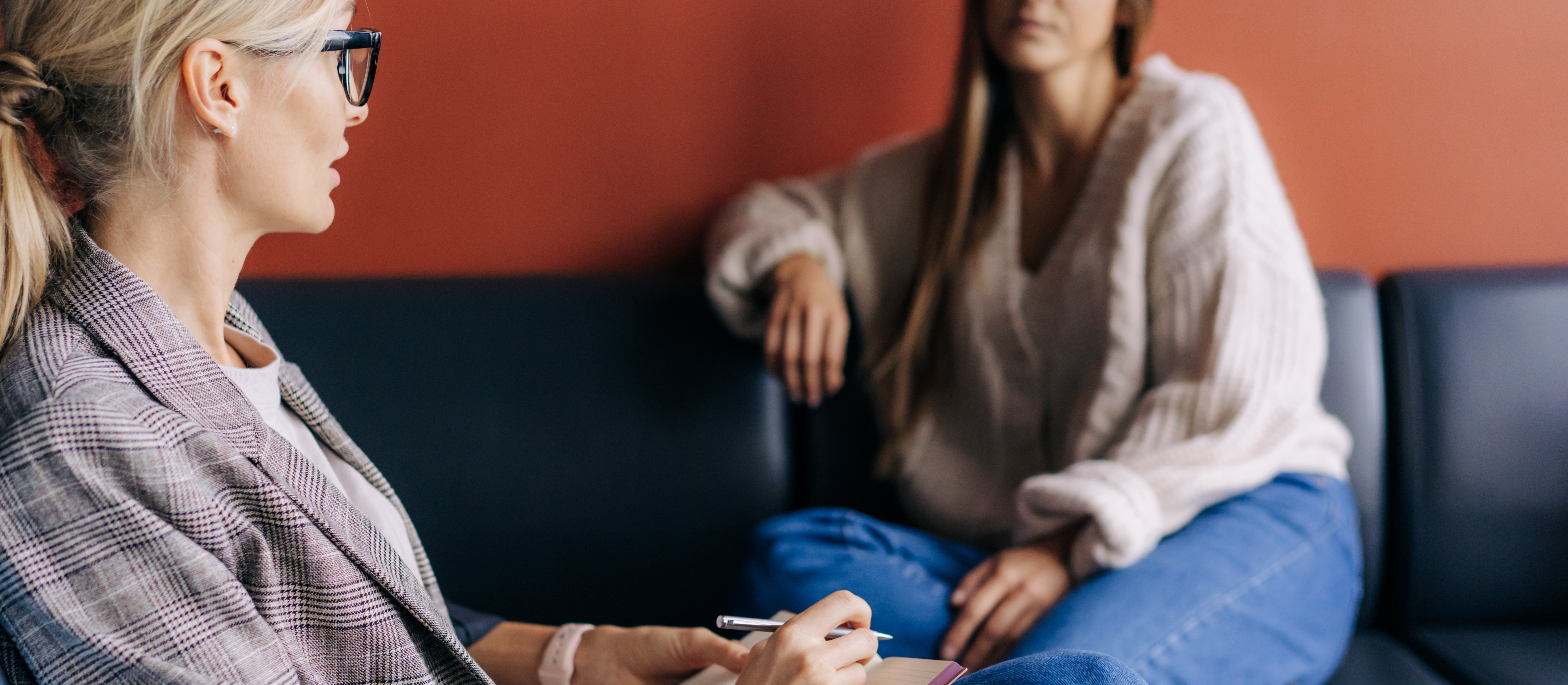 Dlaczego Polki i Polacy boją się wizyty u psychologa? Zaskakujące powody