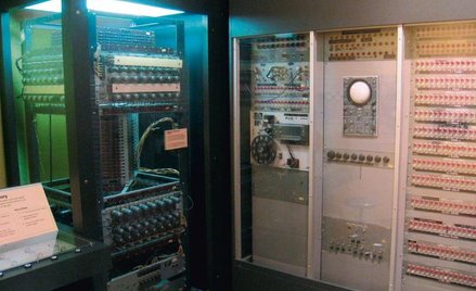 W 1950 r. komputer Whirlwind I został stworzony przez zespół naukowców Massachusetts Institute of Te