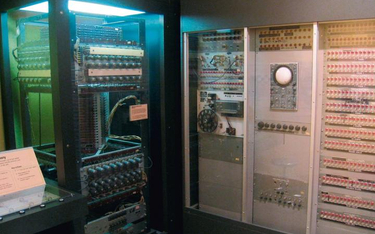W 1950 r. komputer Whirlwind I został stworzony przez zespół naukowców Massachusetts Institute of Te