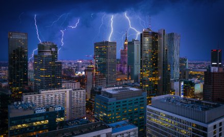Nawałnicy towarzyszyły intensywne opady deszczu, porywisty wiatr, grad i liczne wyładowania atmosfer