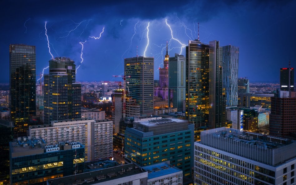 Nawałnicy towarzyszyły intensywne opady deszczu, porywisty wiatr, grad i liczne wyładowania atmosfer