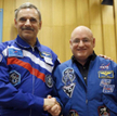 Michaił Kornienko (z lewej) i Scott Kelly jeszcze na Ziemi