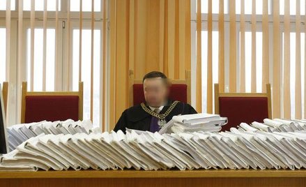 Jak żądać odszkodowania za błąd sądu