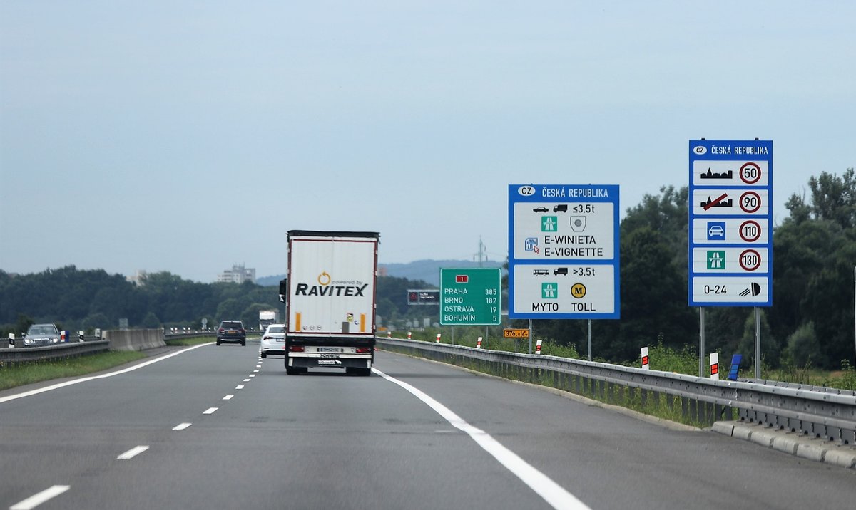 Elektronické dálniční nálepky v ČR – kde je koupit?
