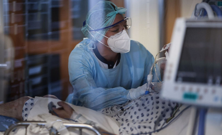 Pandemia: Rekordy zakażeń na świecie i w Europie