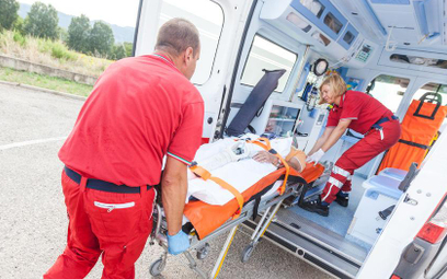 Czy pozostaną tylko państwowe ambulanse?