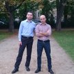 Bogdan Androszczuk (od prawej) i Igor Herma zarządzają spółką Apricot