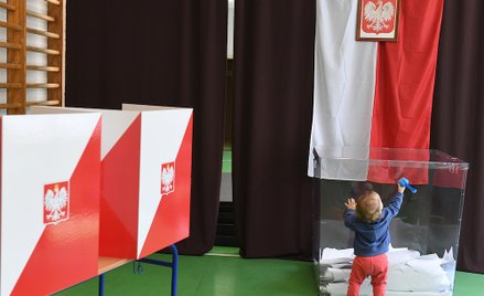 Prawo i Sprawiedliwość triumfuje i przygotowuje się do rekonstrukcji rządu