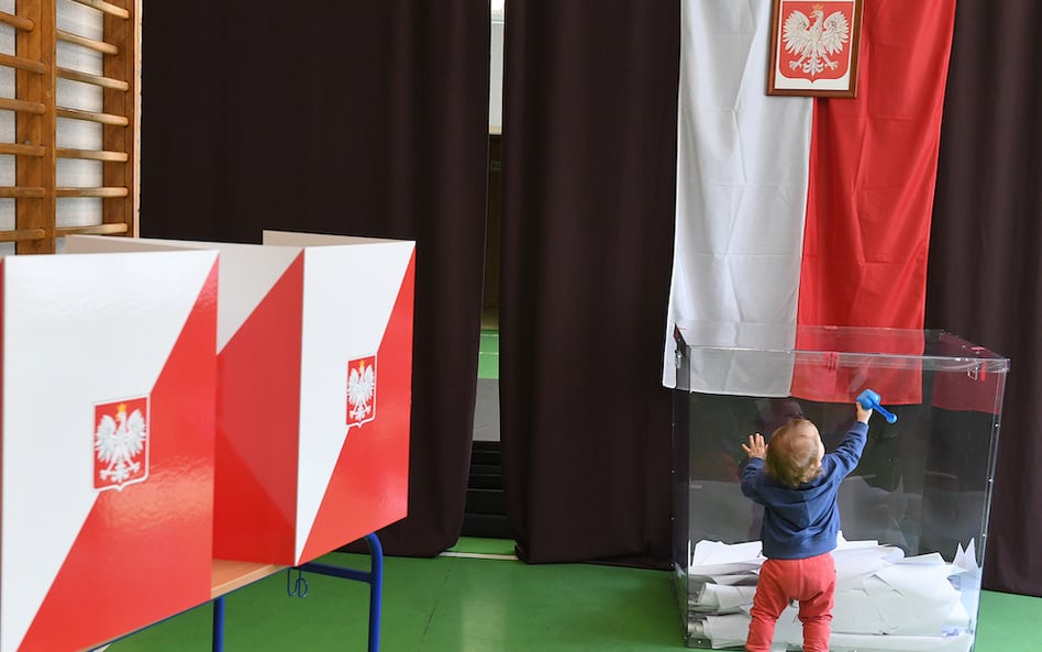 Prawo i Sprawiedliwość triumfuje i przygotowuje się do rekonstrukcji rządu