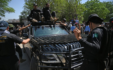 Były premier Pakistanu Imran Khan aresztowany przed sądem w Islamabadzie