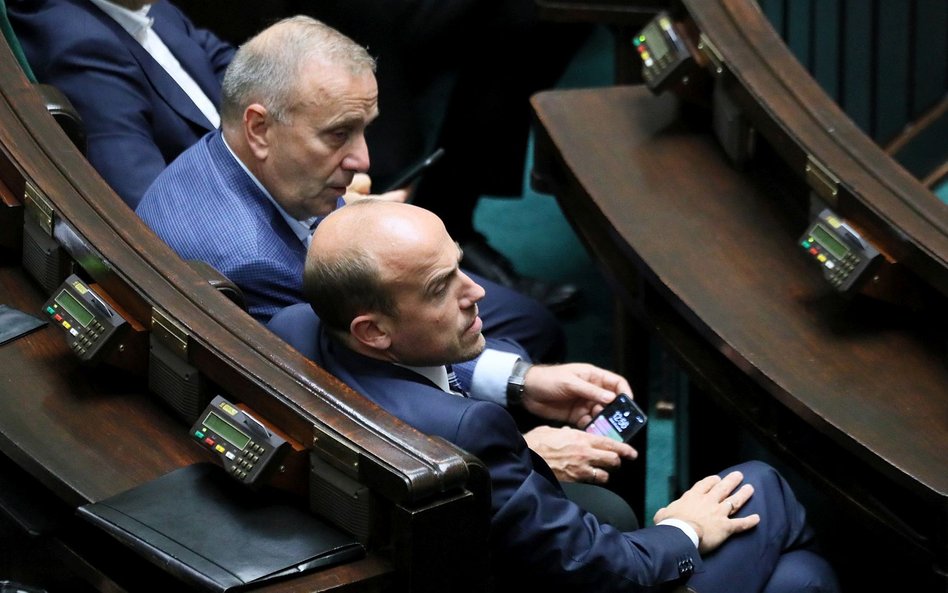 Grzegorz Schetyna wciąż mocno zaznacza swoja pozycję w PO. Na zdjęciu z Borysem Budką
