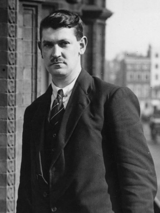 Michael Collins (1890–1922) – irlandzki przywódca rewolucyjny i polityk, założyciel IRA. W kwietniu 