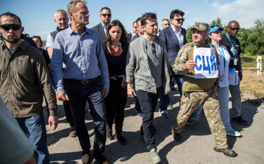 Donald Tusk na froncie w Donbasie