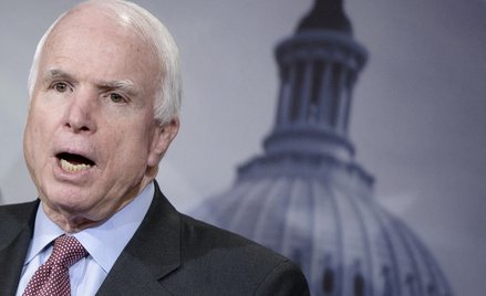 John McCain komentuje zmiany w polskich sądach