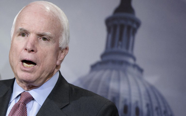 John McCain komentuje zmiany w polskich sądach