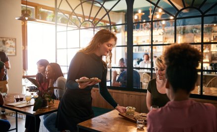 Czy uczniowie i studenci mogą legalnie pracować latem?