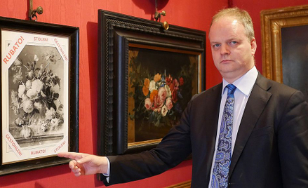 Dyrektor Galerii Uffizi i kopia skradzionego obrazu