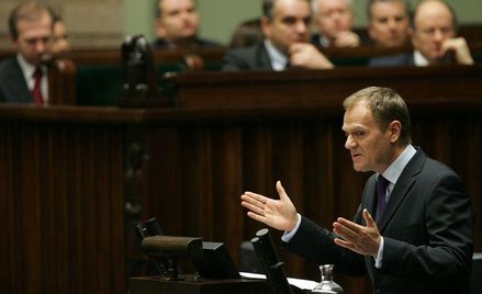 Jakbym nie miał wiary (że wyjdziemy z kryzysu), podałbym się do dymisji - mówił premier w Sejmie
