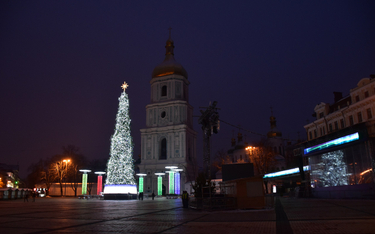 Mieszkańcy Kijowa nie chcą świątecznej choinki. Pieniądze na armię